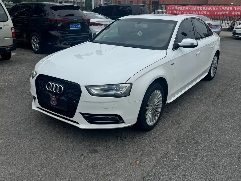 Audi A4L 2015 — фото 1