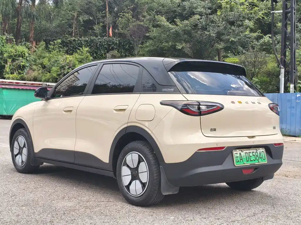 Geely Galaxy Starwish 2025 — фото 7