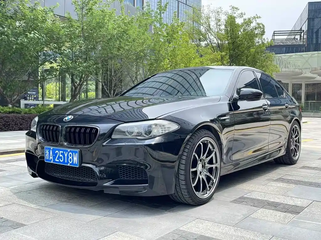 BMW M5 2014 — фото 1