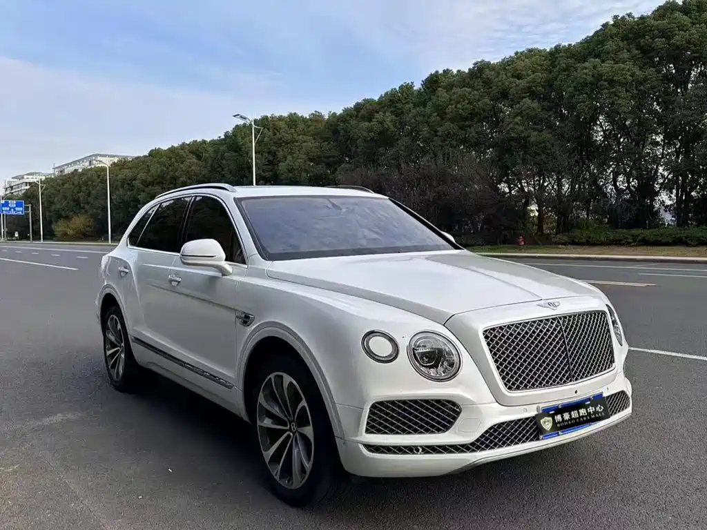 Bentley Bentayga 2017 — фото 3