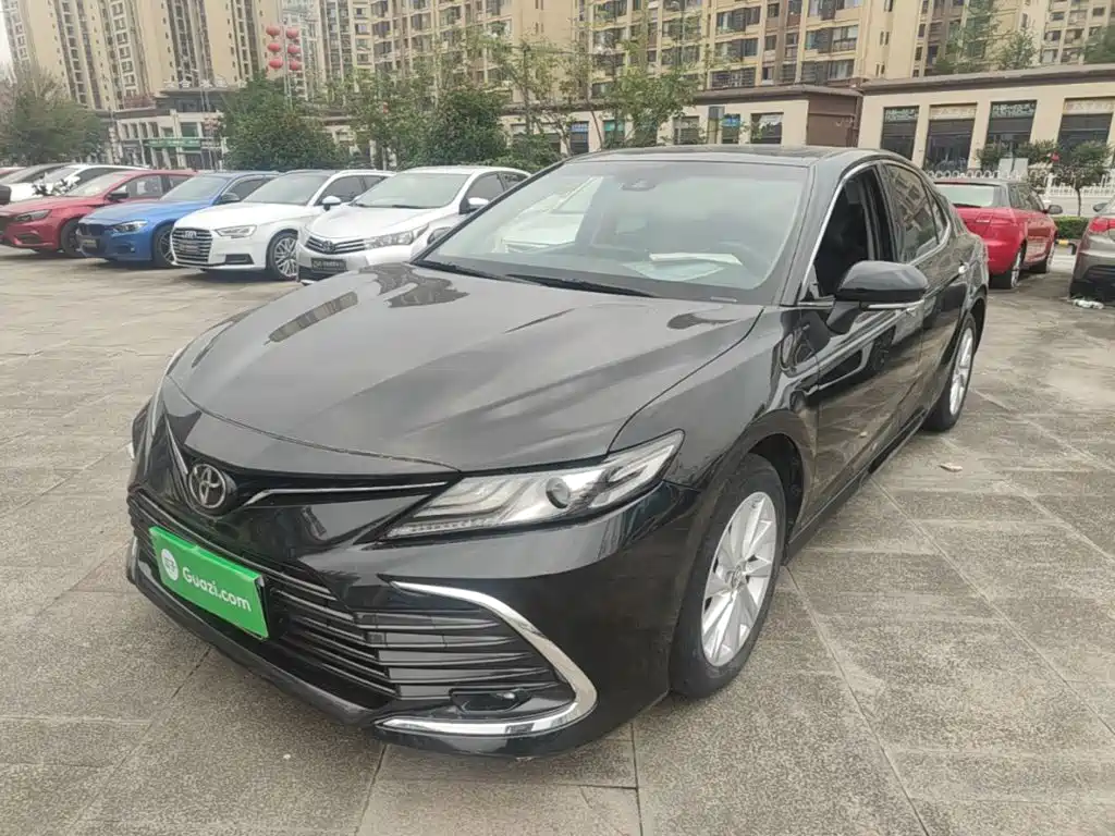 Toyota Camry 2022 — фото 2