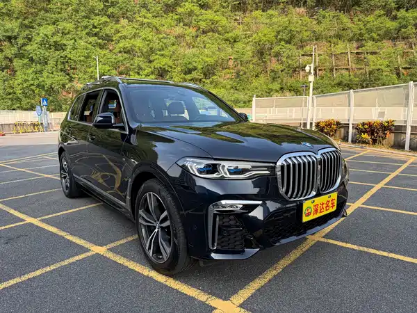BMW X7 2021