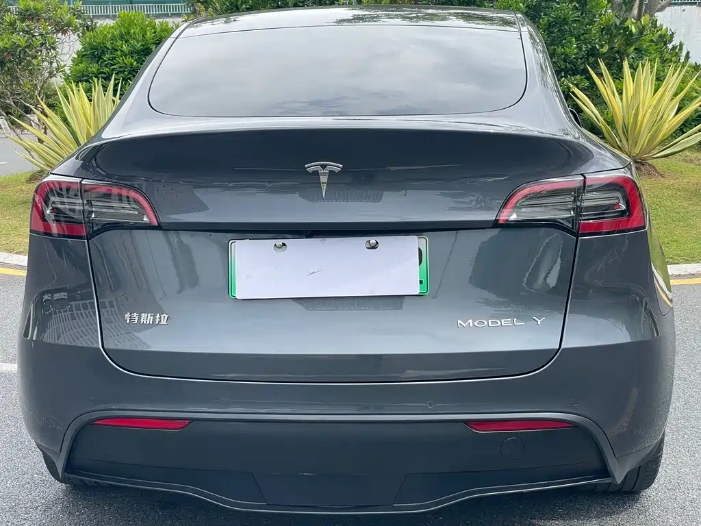 Tesla Model Y 2023 — фото 19