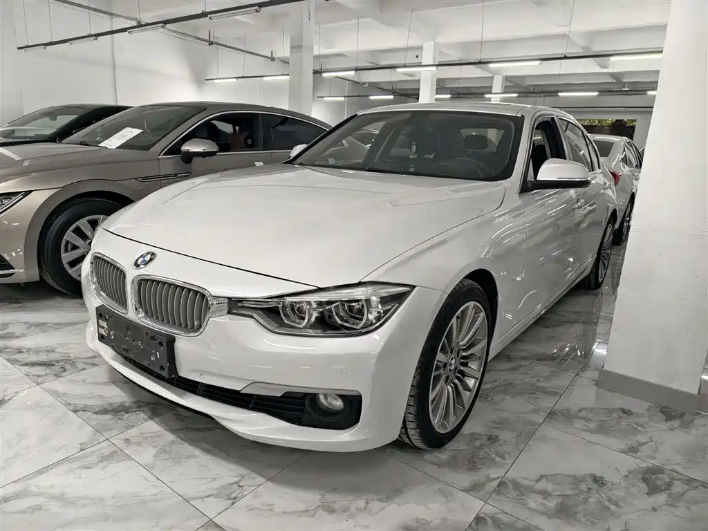 BMW 3 Series 2018 — фото 1