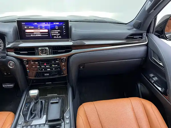 Lexus LX 2017