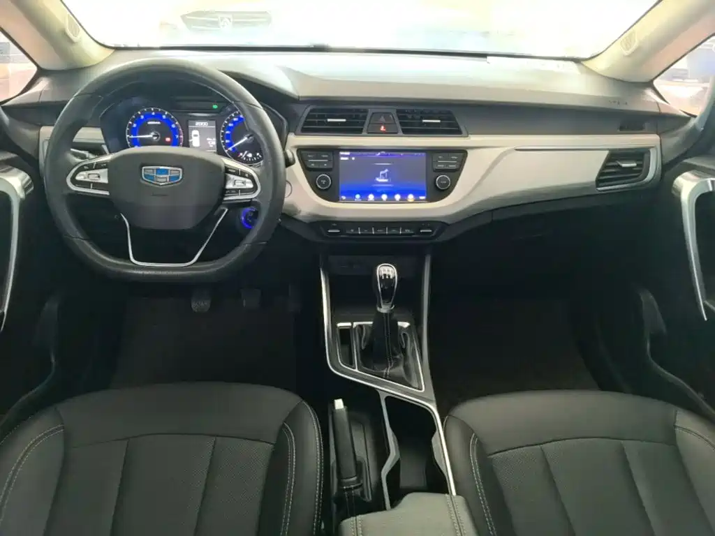 Geely Vision X3 2021 — фото 10
