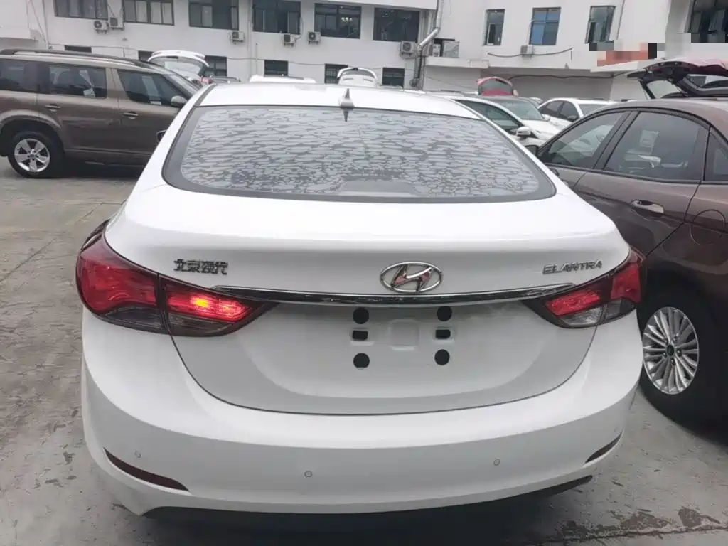 Hyundai Elantra 2016