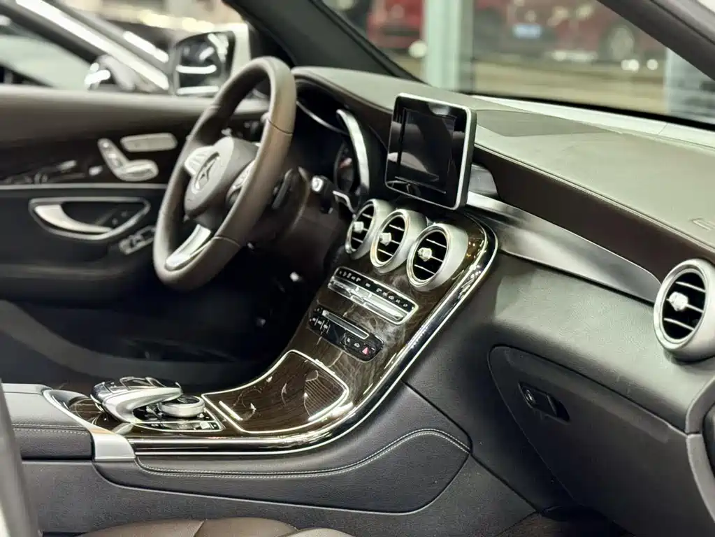 Mercedes-Benz GLC 2016 — фото 12