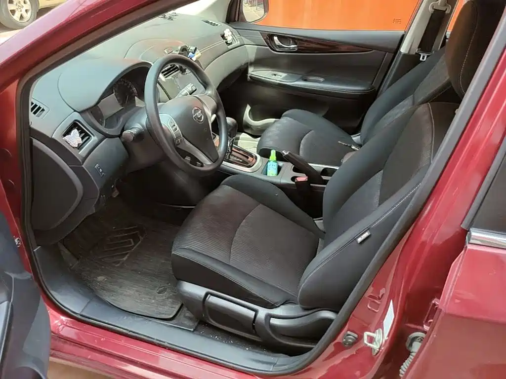 Nissan Tiida 2018 — фото 15