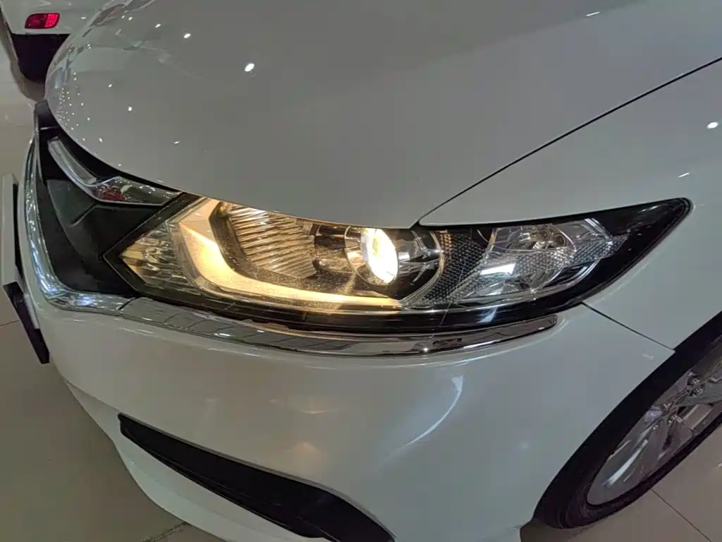 Honda Jade 2018 — фото 24