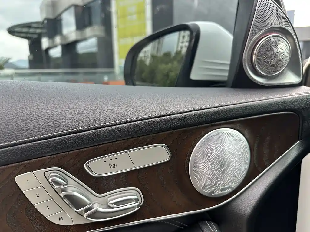Mercedes-Benz GLC 2019 — фото 19