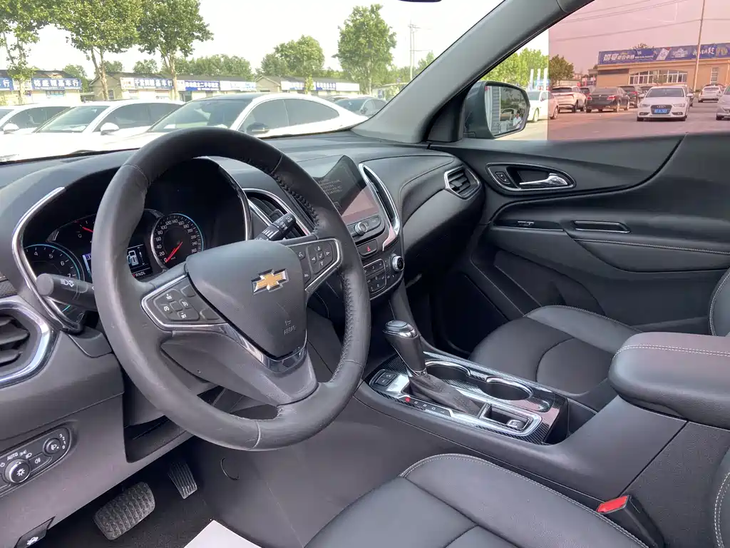 Chevrolet Equinox 2018 — фото 15