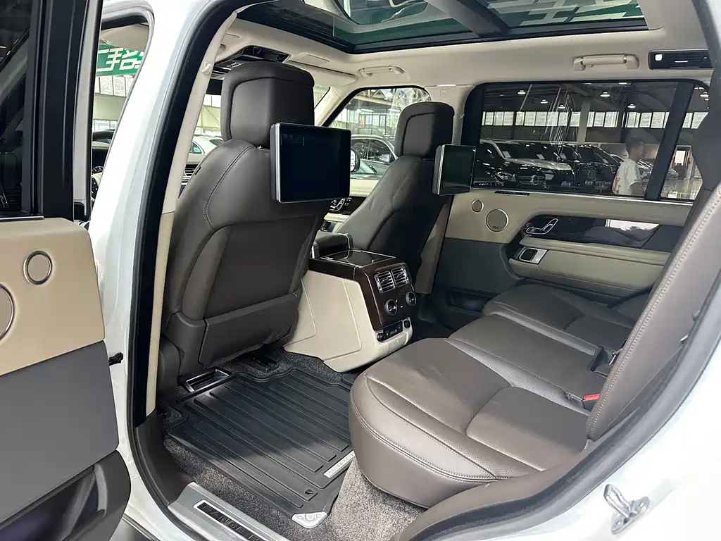 Land Rover Range Rover 2021 — фото 17