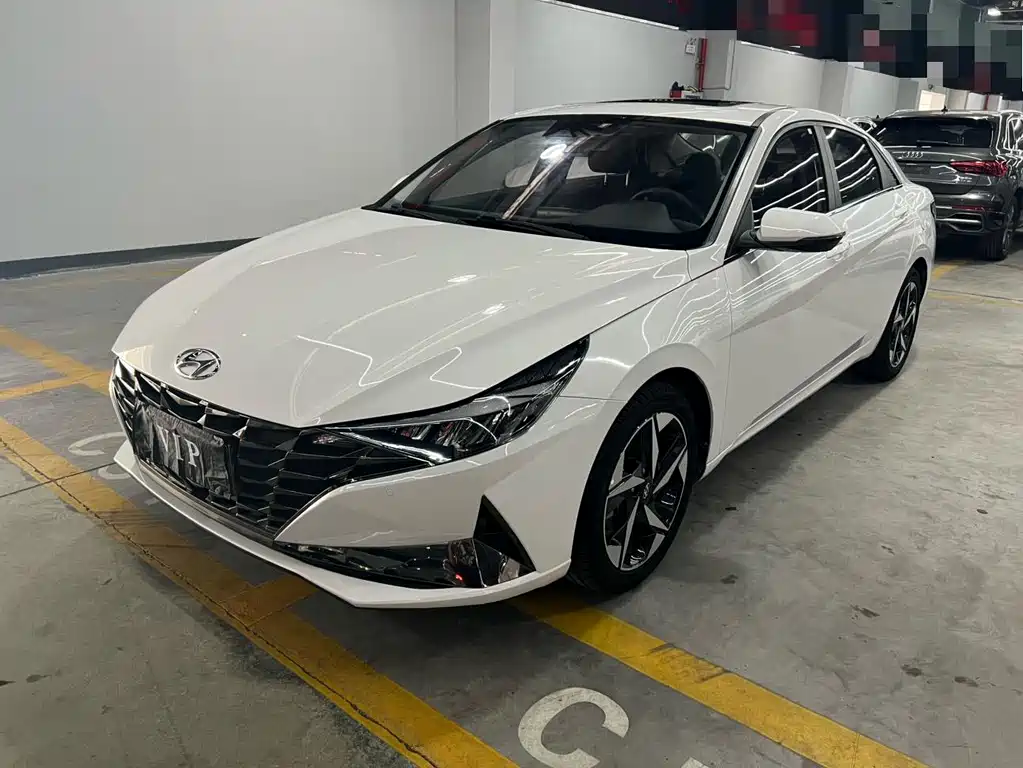 Hyundai Elantra 2021 — фото 1