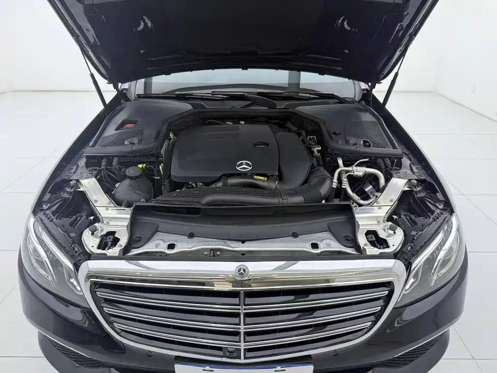 Mercedes-Benz E-Class 2019 — фото 14