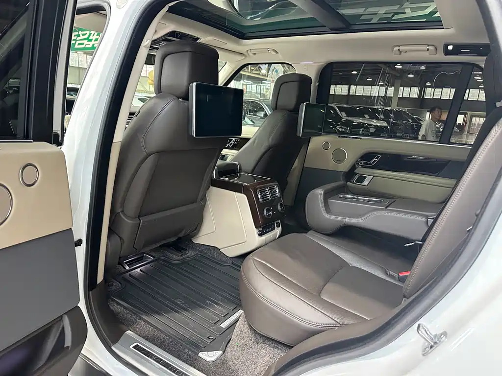 Land Rover Range Rover 2021 — фото 19