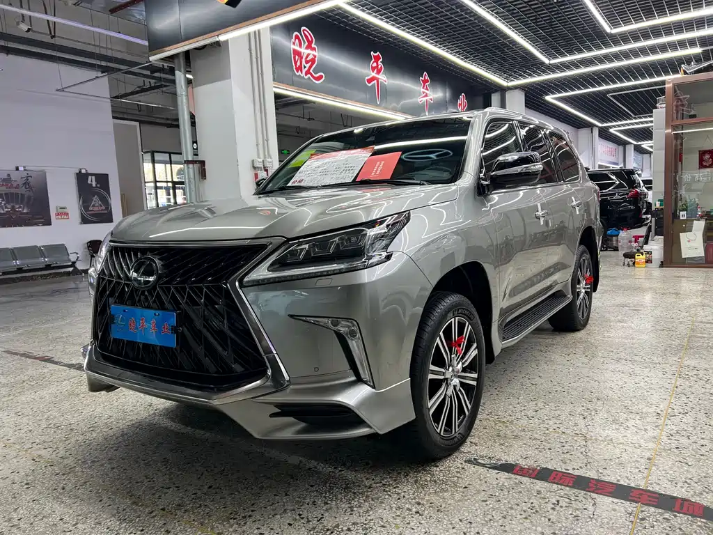 Lexus LX 2019 — фото 1