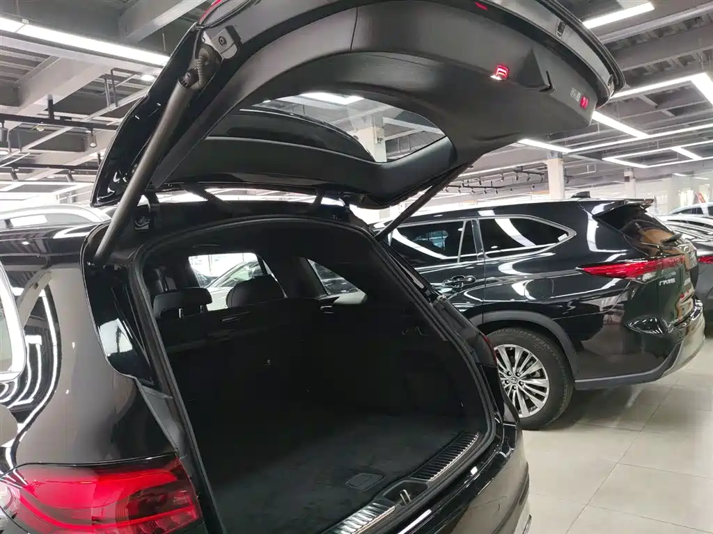 Mercedes-Benz GLC 2023 — фото 19