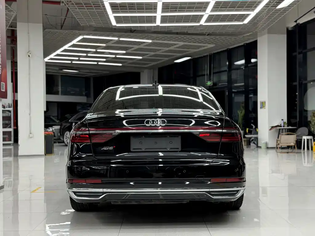 Audi A8 2019 — фото 5