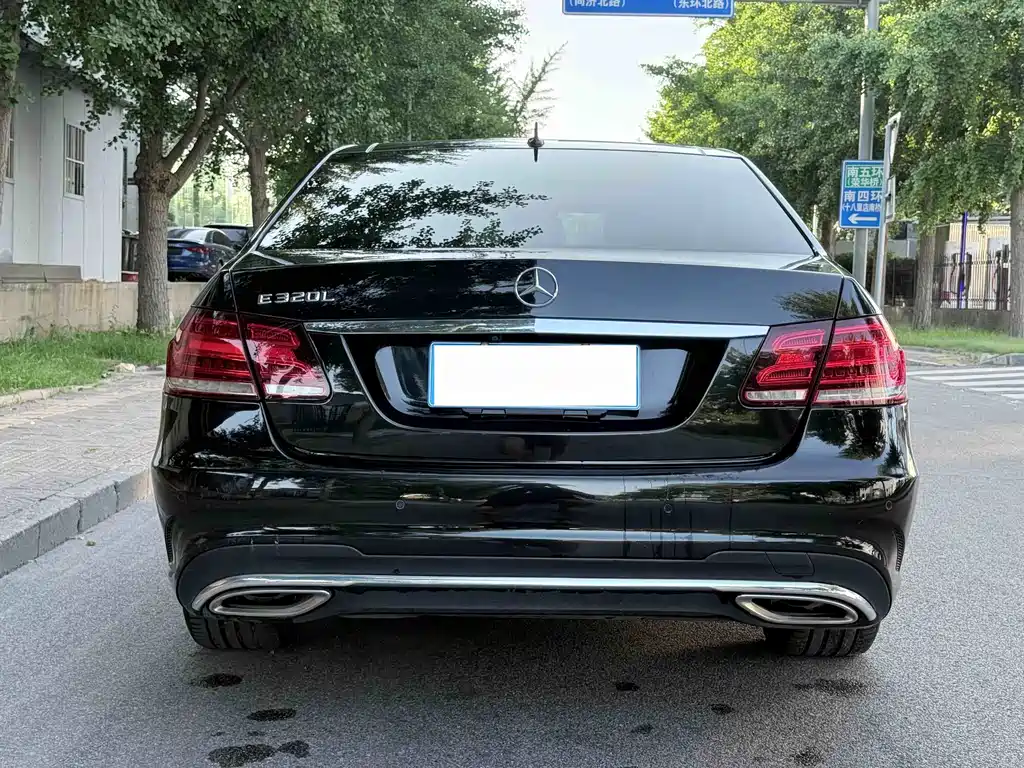 Mercedes-Benz E-Class 2015 — фото 20