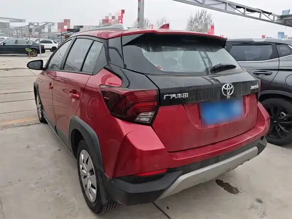 Toyota Yaris L 2021