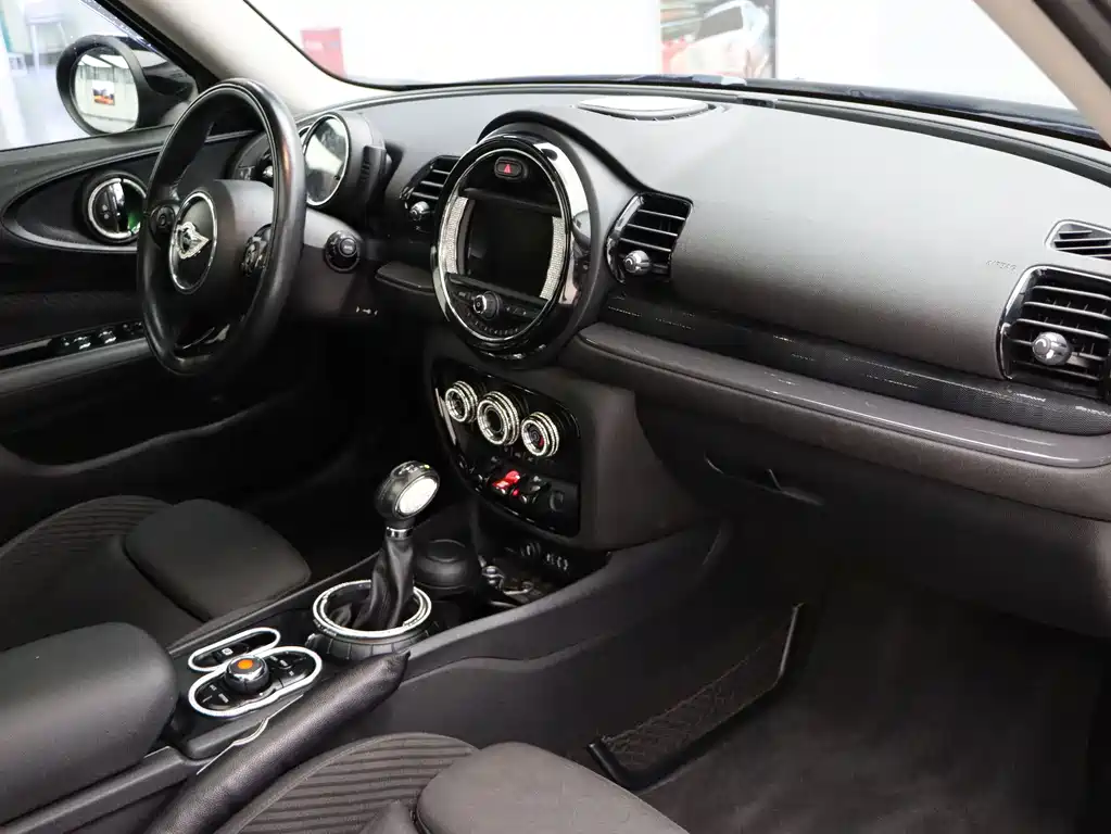 MINI Clubman 2017 — фото 20