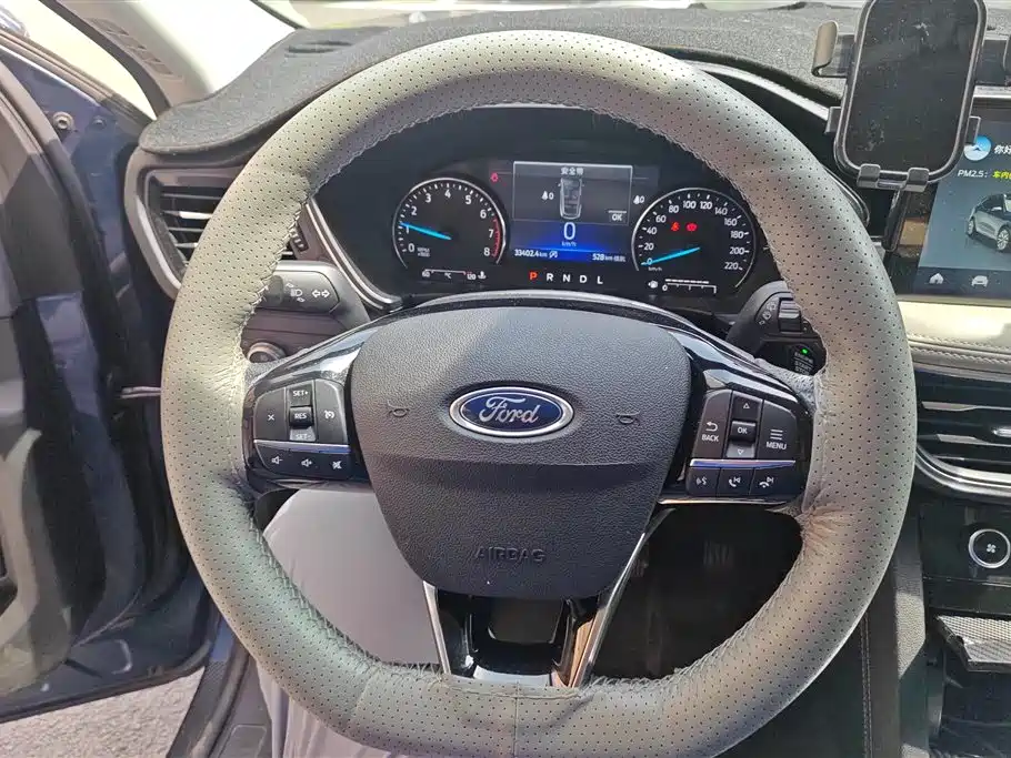 Ford Escape 2022 — фото 15