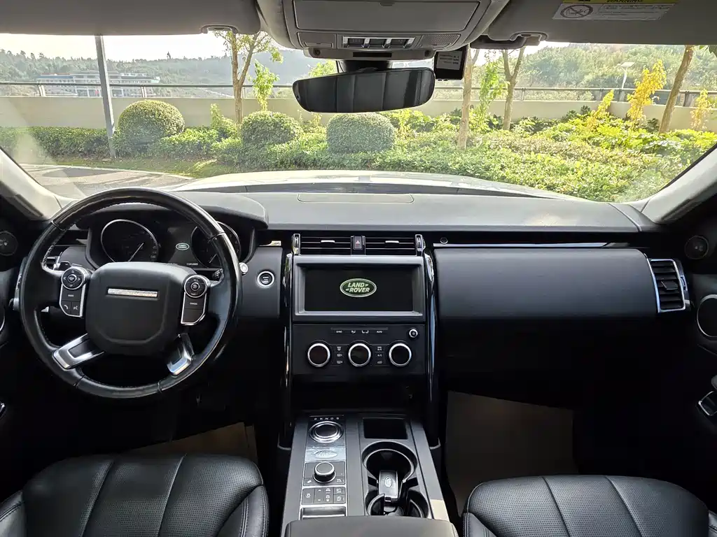 Land Rover Discovery 2019 — фото 7