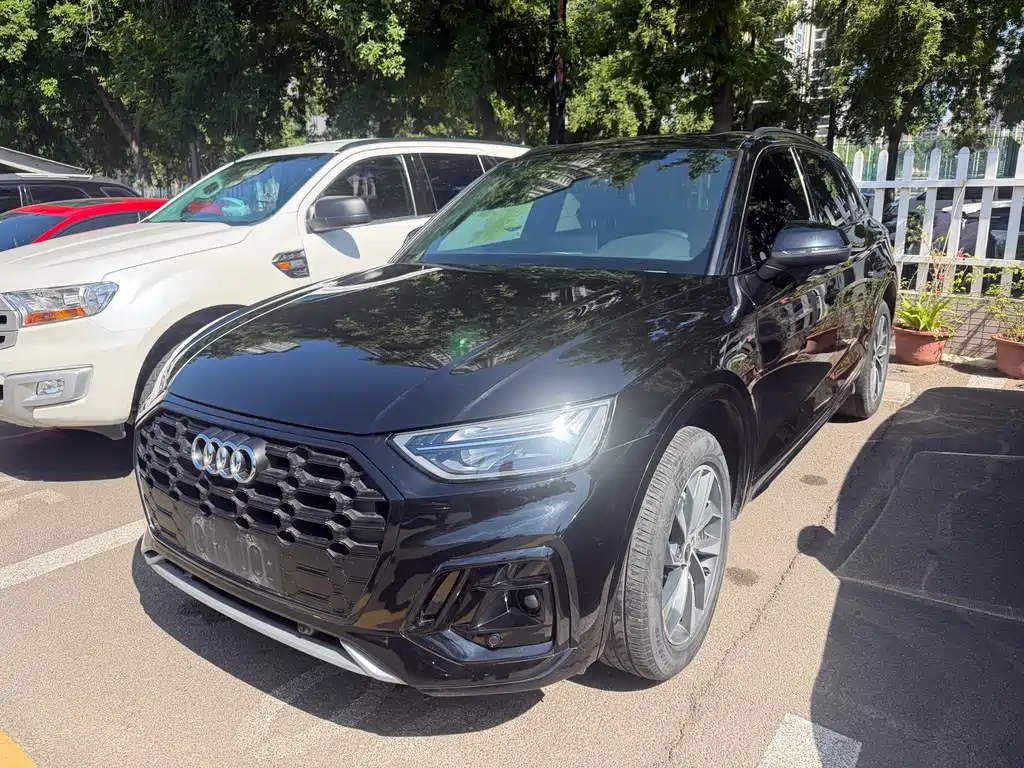 Audi Q5L 2023 — фото 1
