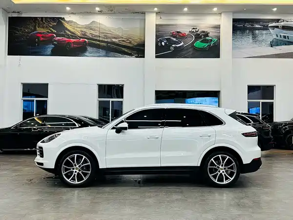 Porsche Cayenne 2023