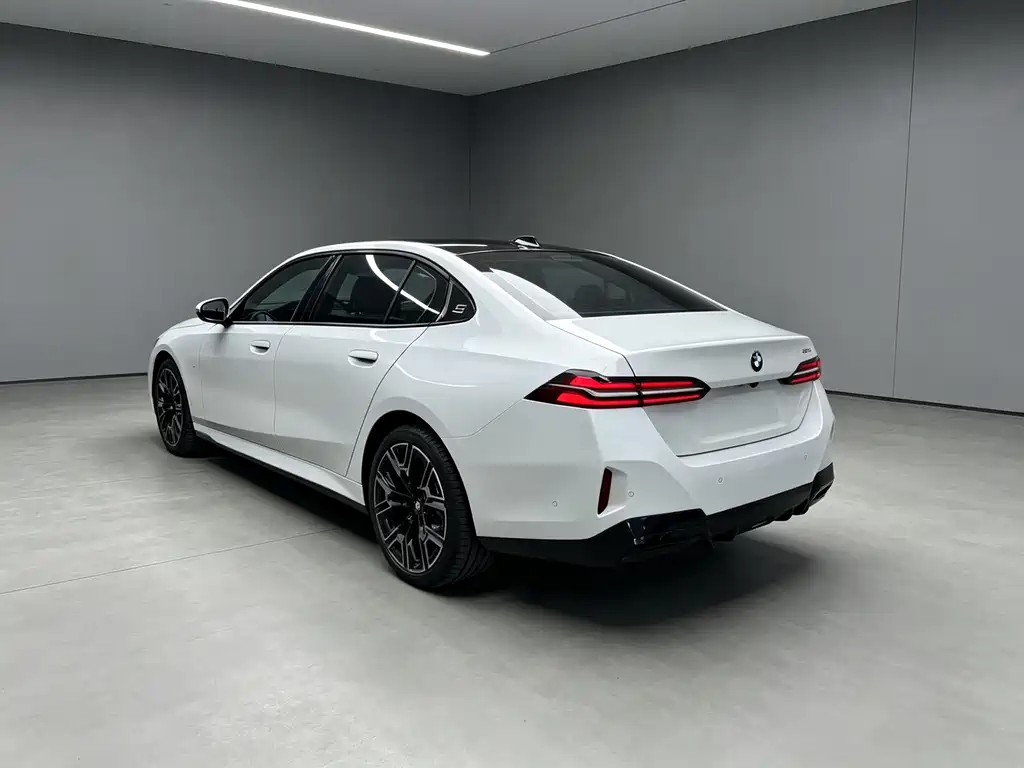 BMW 5 Series 2026