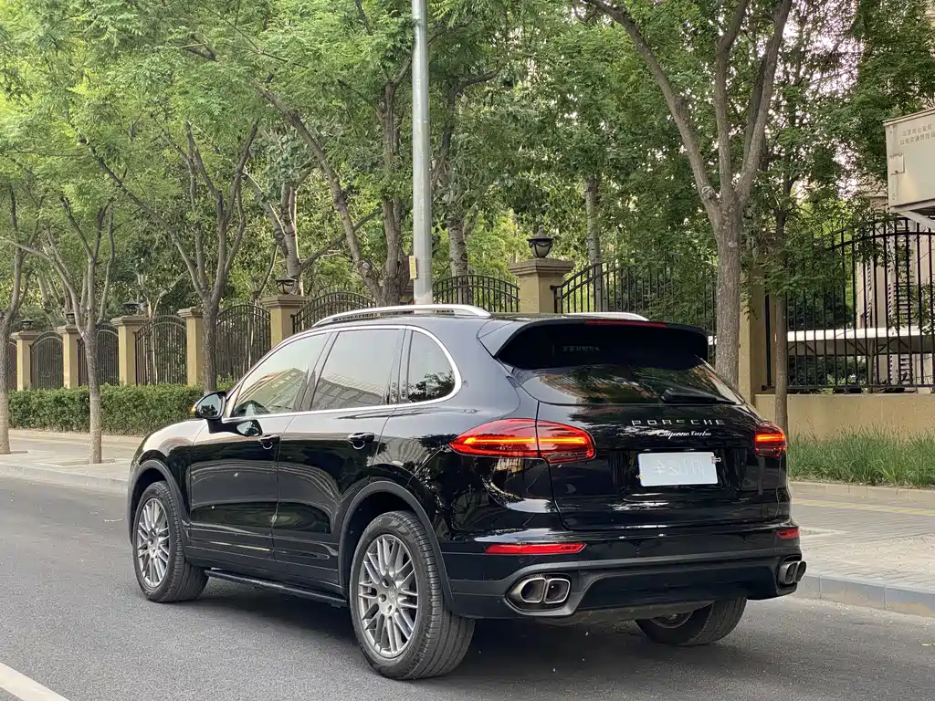 Porsche Cayenne 2018 — фото 6