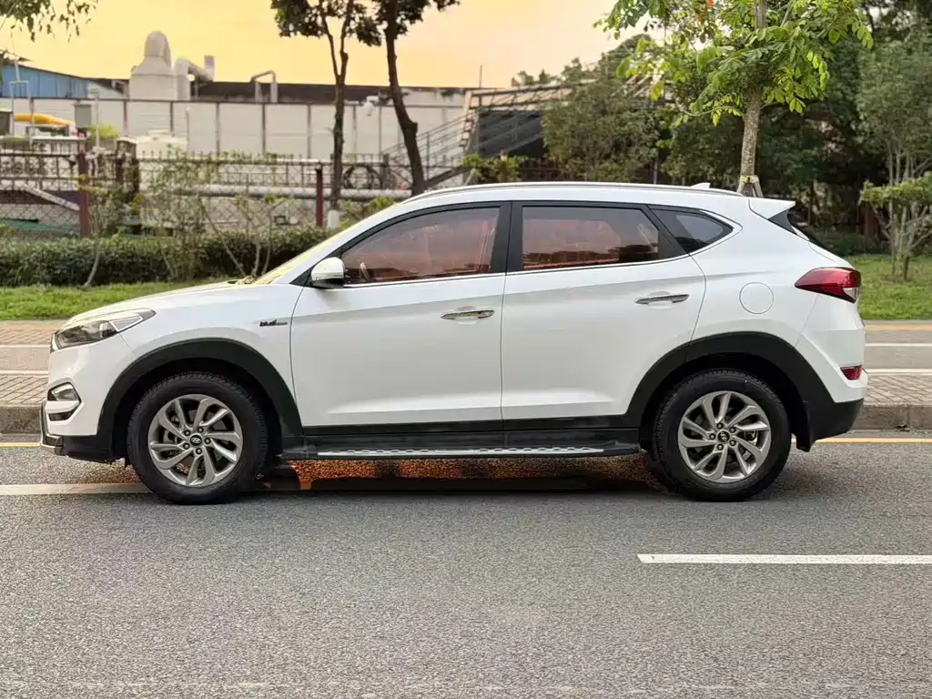Hyundai Tucson 2018 — фото 8