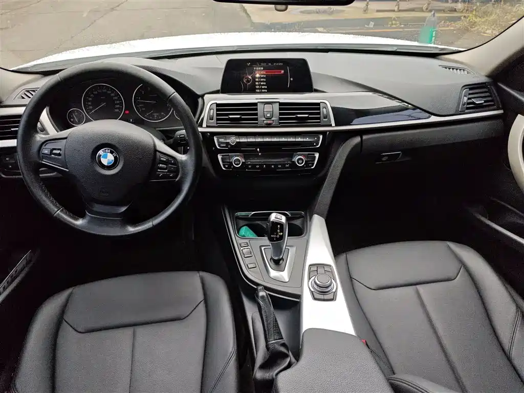 BMW 3 Series 2015 — фото 10