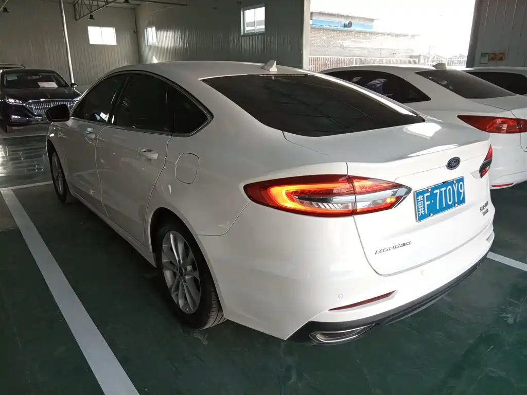 Ford Mondeo 2021 — фото 23
