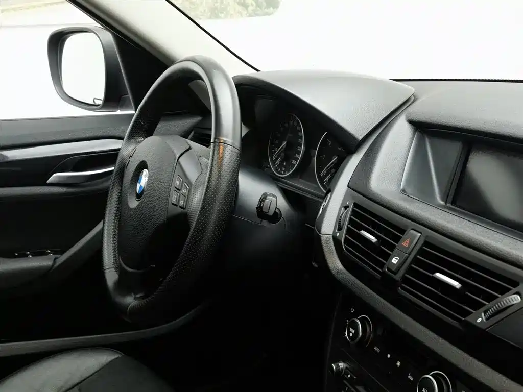 BMW X1 2011 — фото 22
