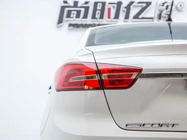 Ford Escort 2015