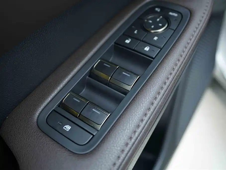 Lexus RX 2023 — фото 11