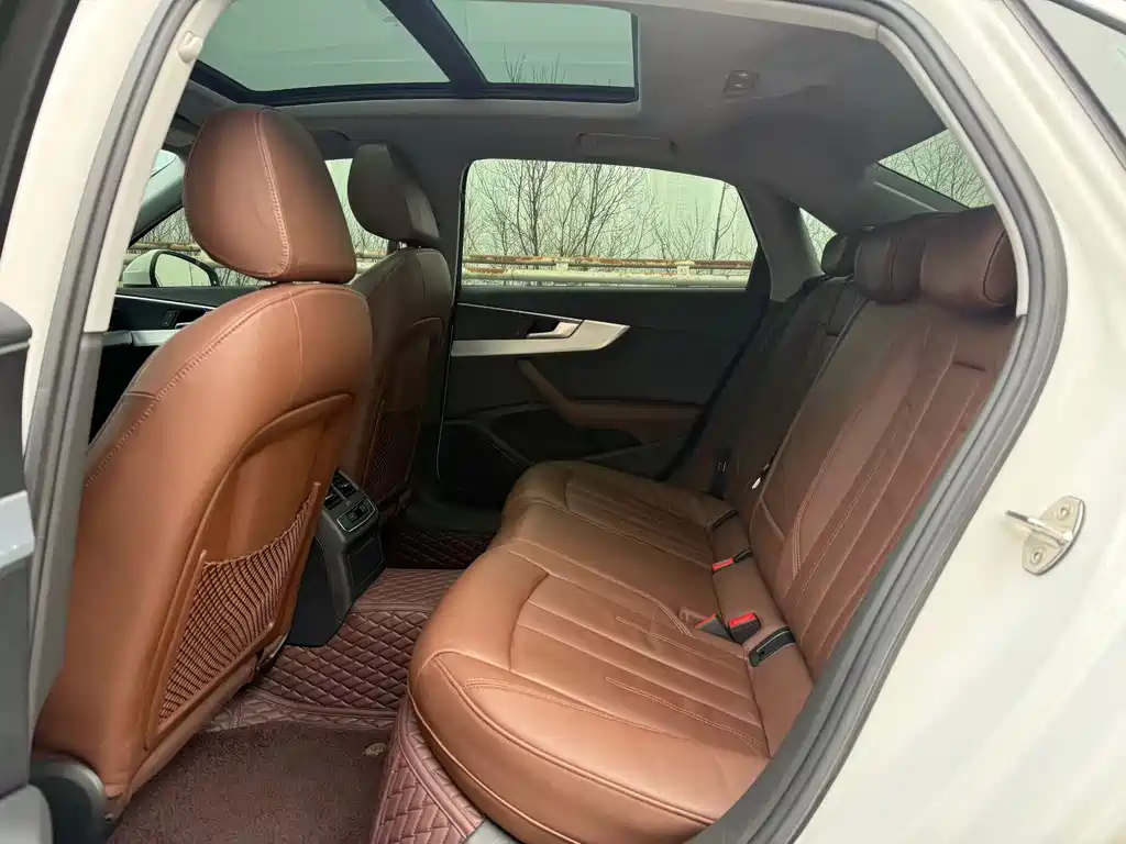 Audi A4L 2018