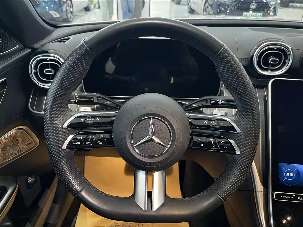 Mercedes-Benz C-Class 2024 — фото 15