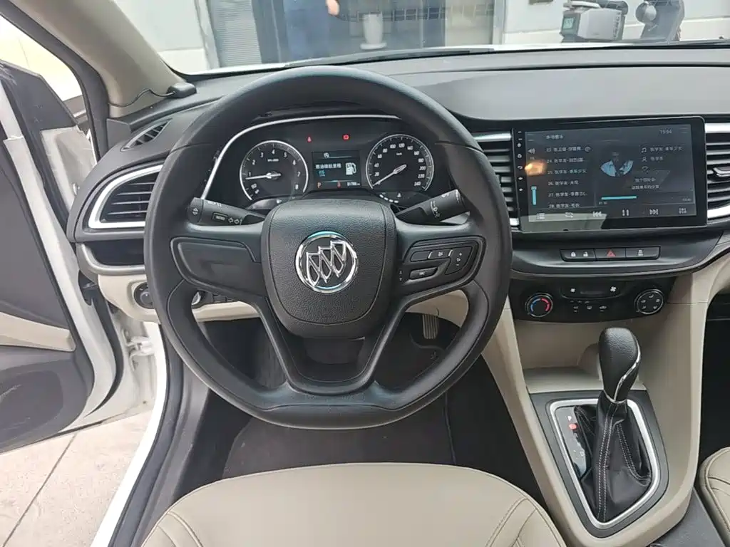 Buick Excelle 2017 — фото 11