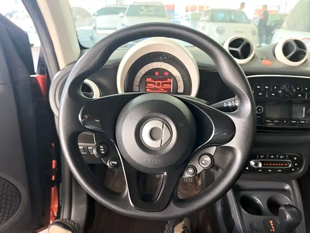 smart Fortwo 2017 — фото 11