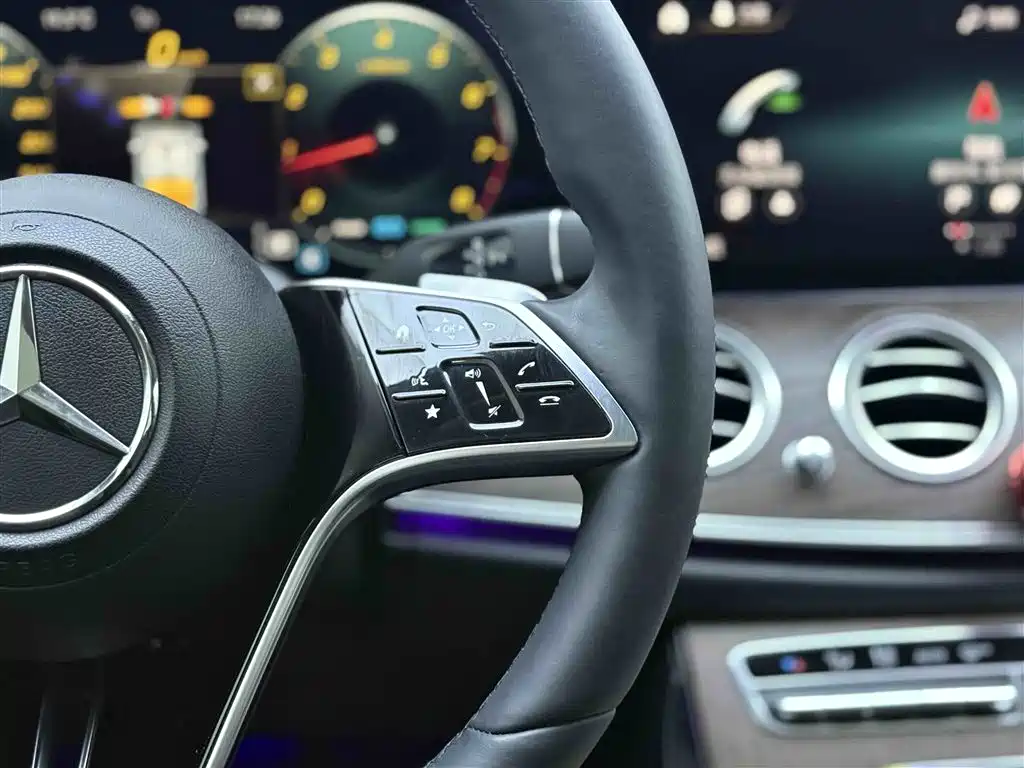 Mercedes-Benz E-Class 2021 — фото 21