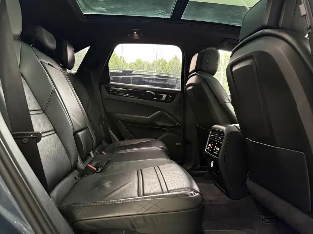 Porsche Cayenne 2018 — фото 12
