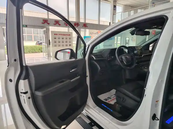 Toyota Sienna 2022