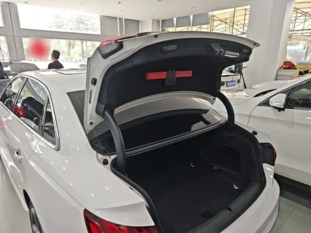 Audi A4L 2023 — фото 19