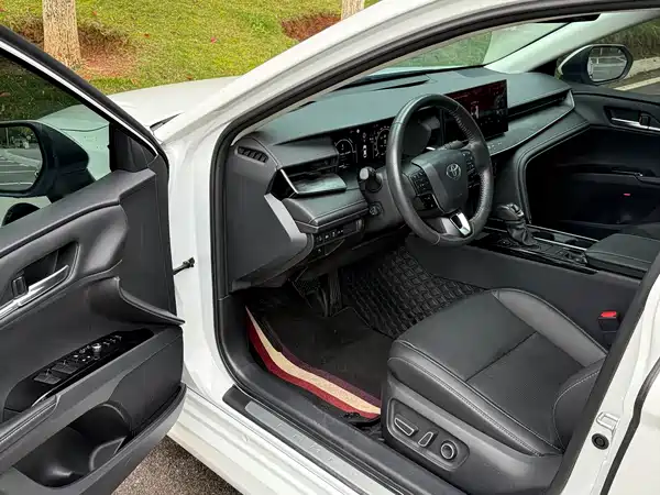 Toyota Camry 2025