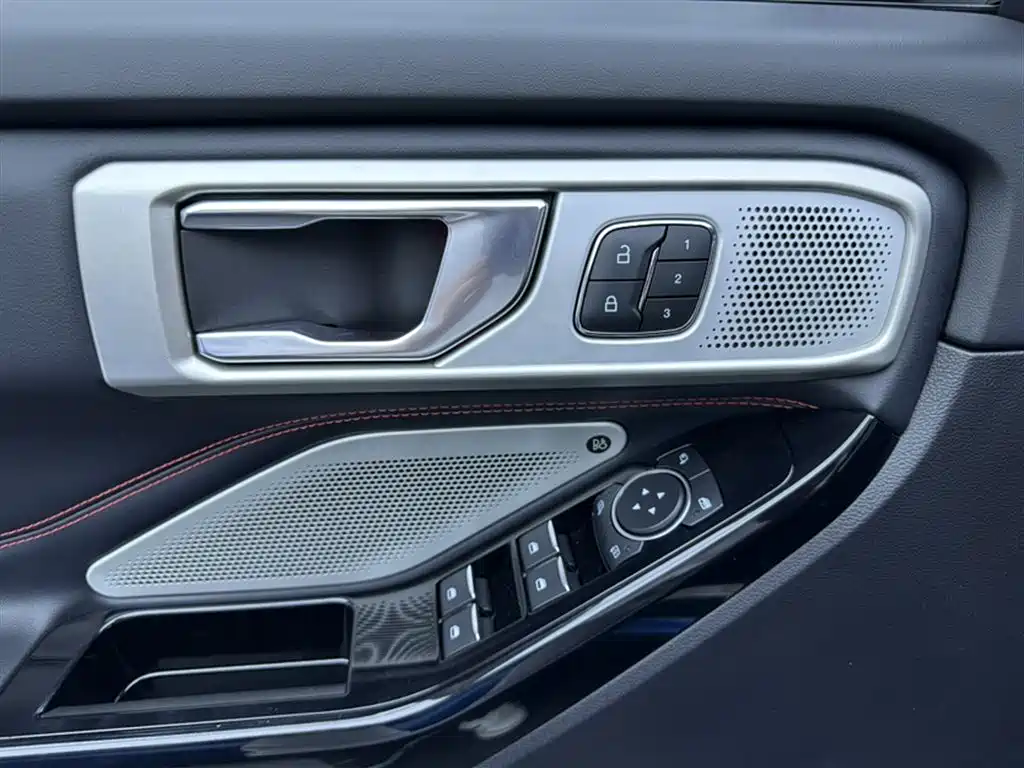 Ford Explorer 2020 — фото 17