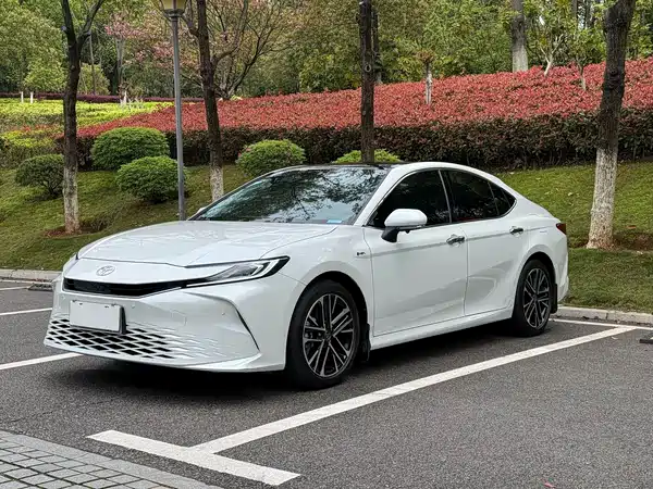 Toyota Camry 2025
