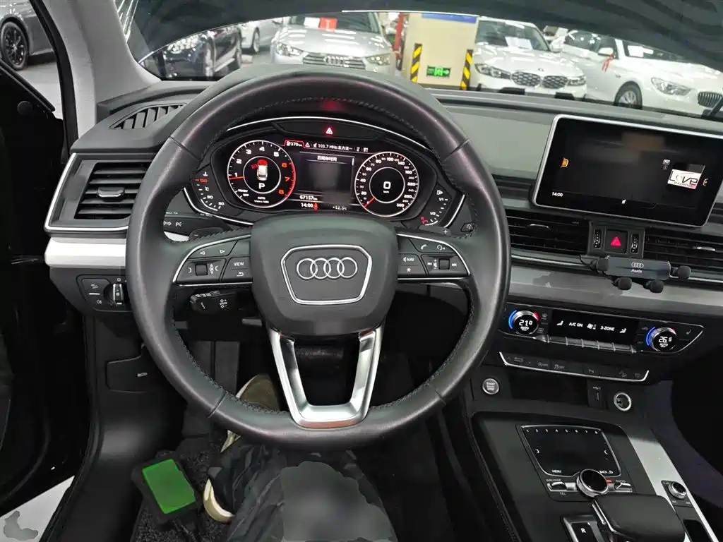 Audi Q5L 2019 — фото 11